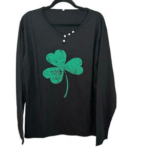 Urban Buck Women’s Black Long Sleeve Buttoned V-Neck Green Clover Top Sz 2XL NWT